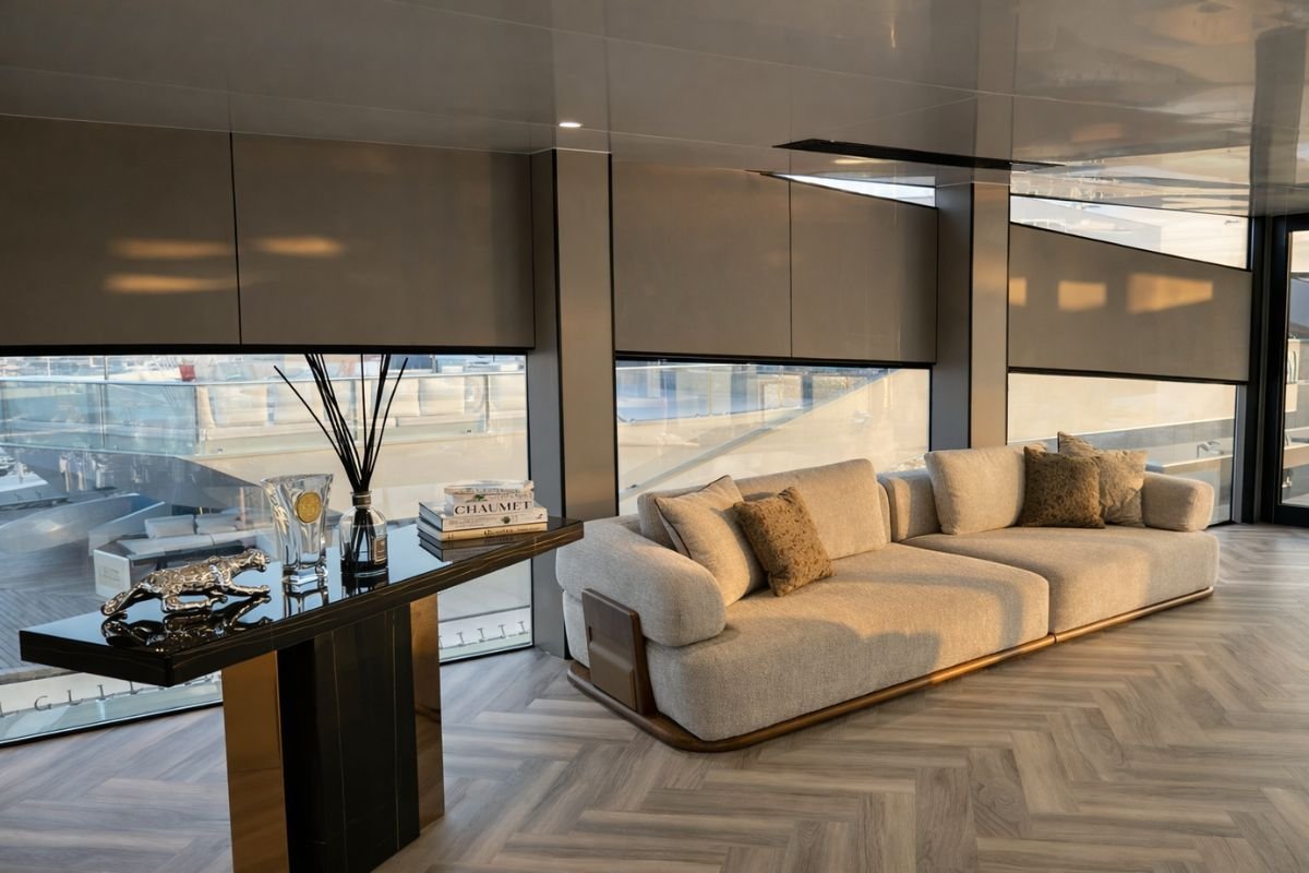 Miss Kim house boat rental in Abu Dhabi