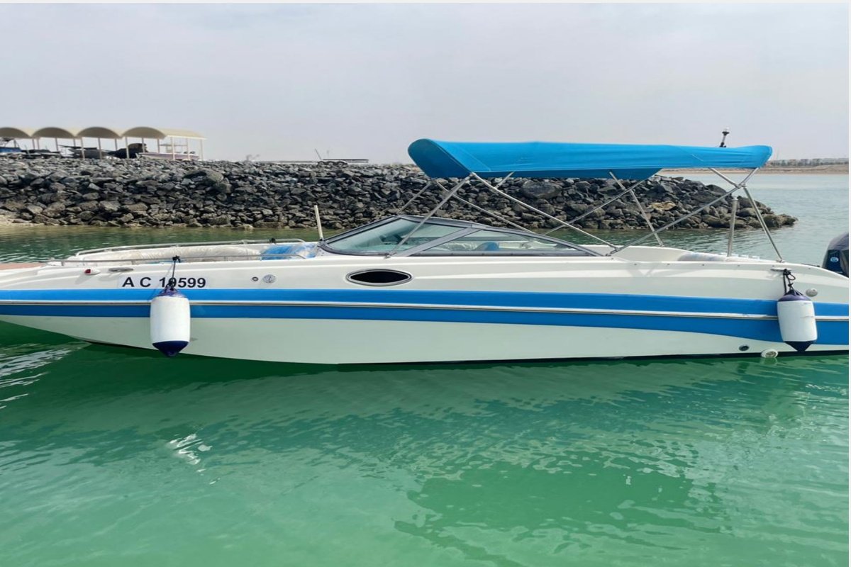 Premium family speed boat for sea tours and fishing trips in UAE
