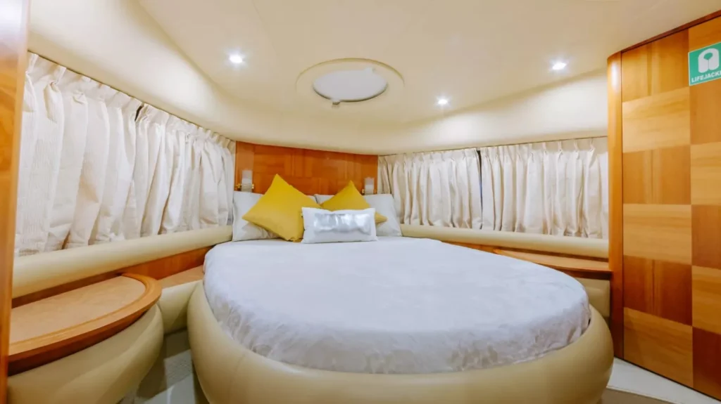 azimut-luxury-yacht-55-ft-abu-dhabi-5