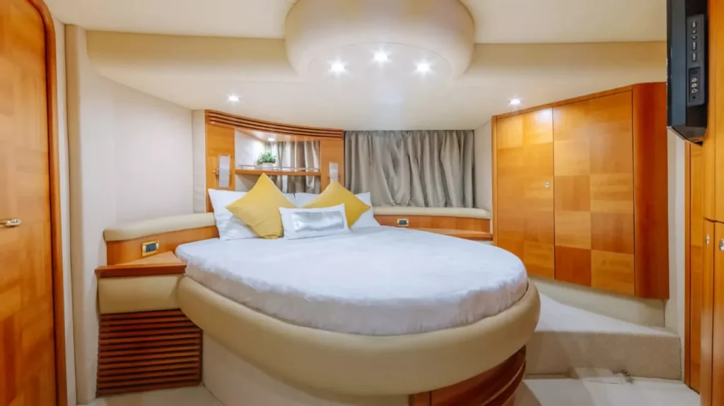 azimut-luxury-yacht-55-ft-abu-dhabi-7