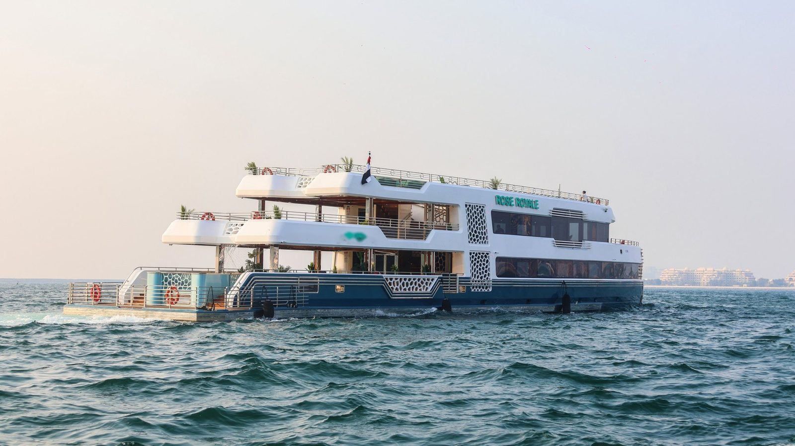 A Yacht Event for 300 Guests in Abu Dhabi: The Rose Royale Guide